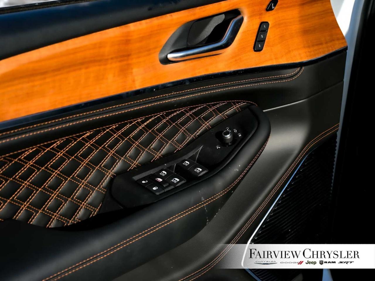 2025 Jeep Grand Cherokee Summit RESERVE   PANO ROOF   LEATHER   HEADS UP Photo