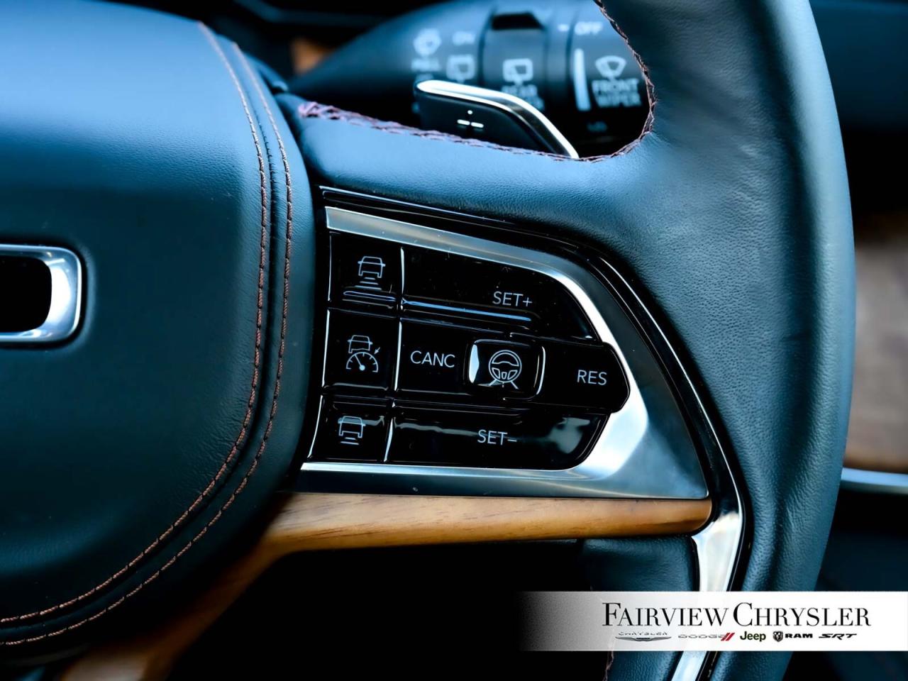 2025 Jeep Grand Cherokee Summit RESERVE   PANO ROOF   LEATHER   HEADS UP Photo