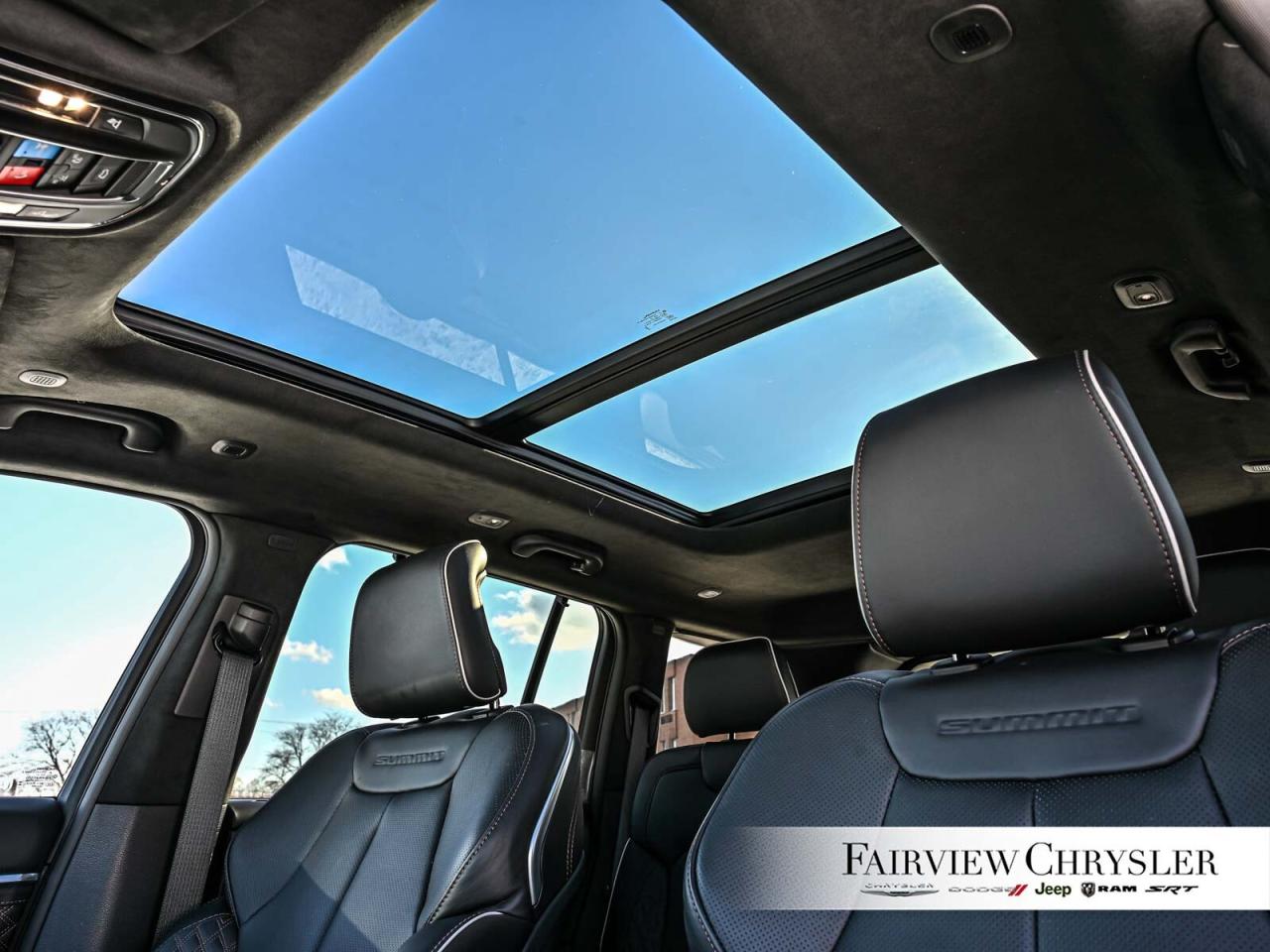 2025 Jeep Grand Cherokee Summit RESERVE   PANO ROOF   LEATHER   HEADS UP Photo