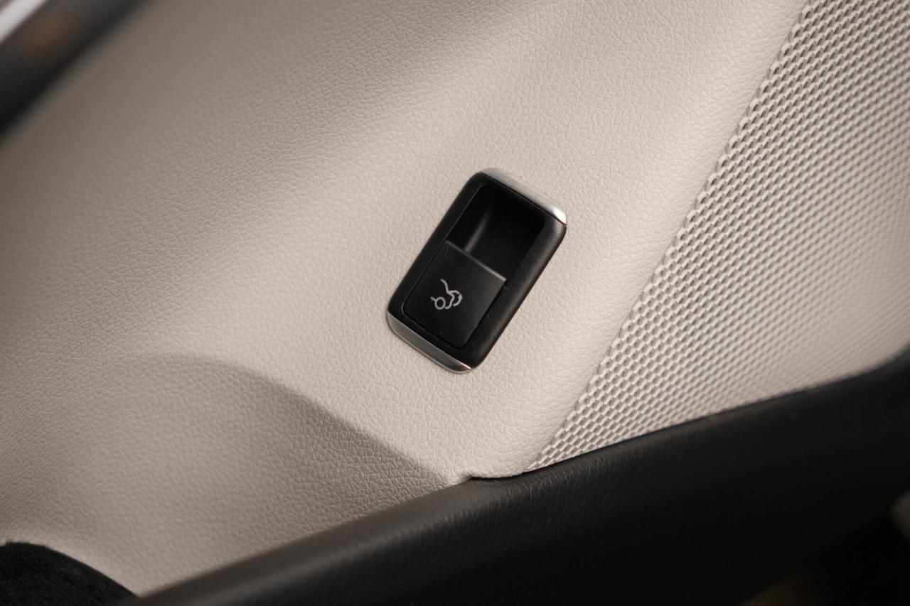 2018 Mercedes-Benz CLA-Class CLA250 4MATIC Photo