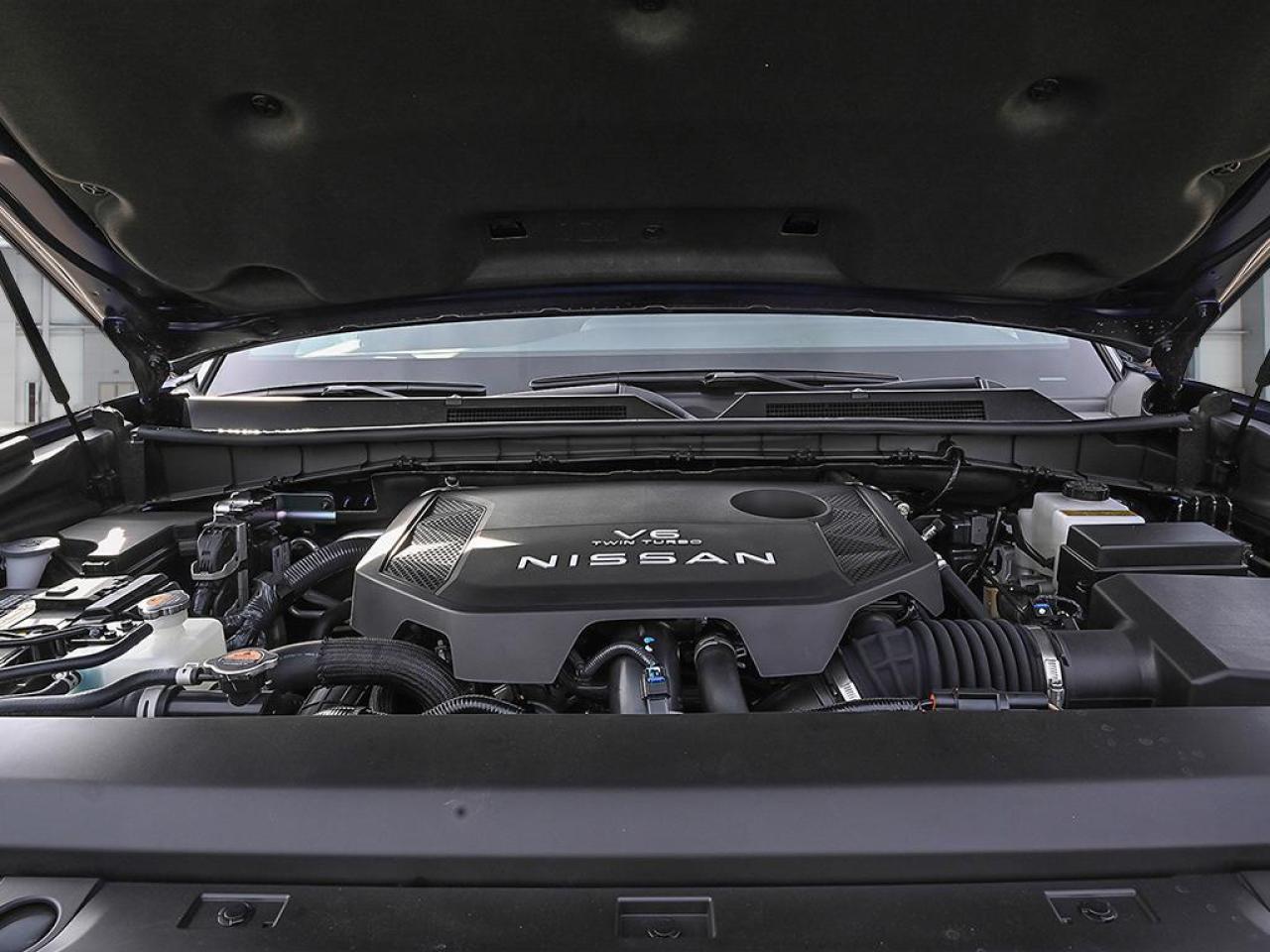 2025 Nissan Armada PLATINUM MANAGER DEMO ALMOND INTERIOR LOW KMS Photo