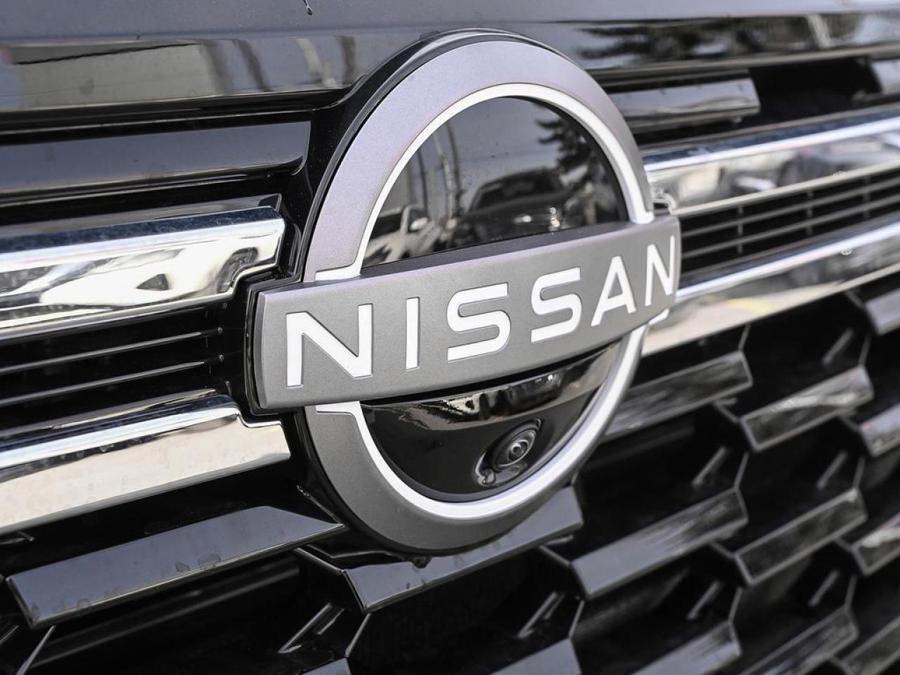 2025 Nissan Armada PLATINUM MANAGER DEMO ALMOND INTERIOR LOW KMS Photo