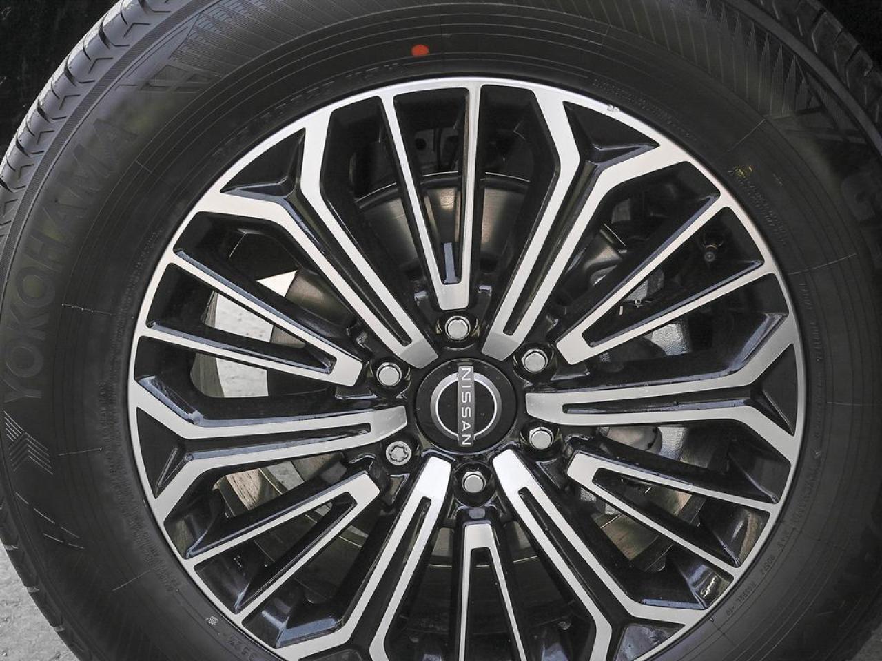 2025 Nissan Armada PLATINUM MANAGER DEMO ALMOND INTERIOR LOW KMS Photo