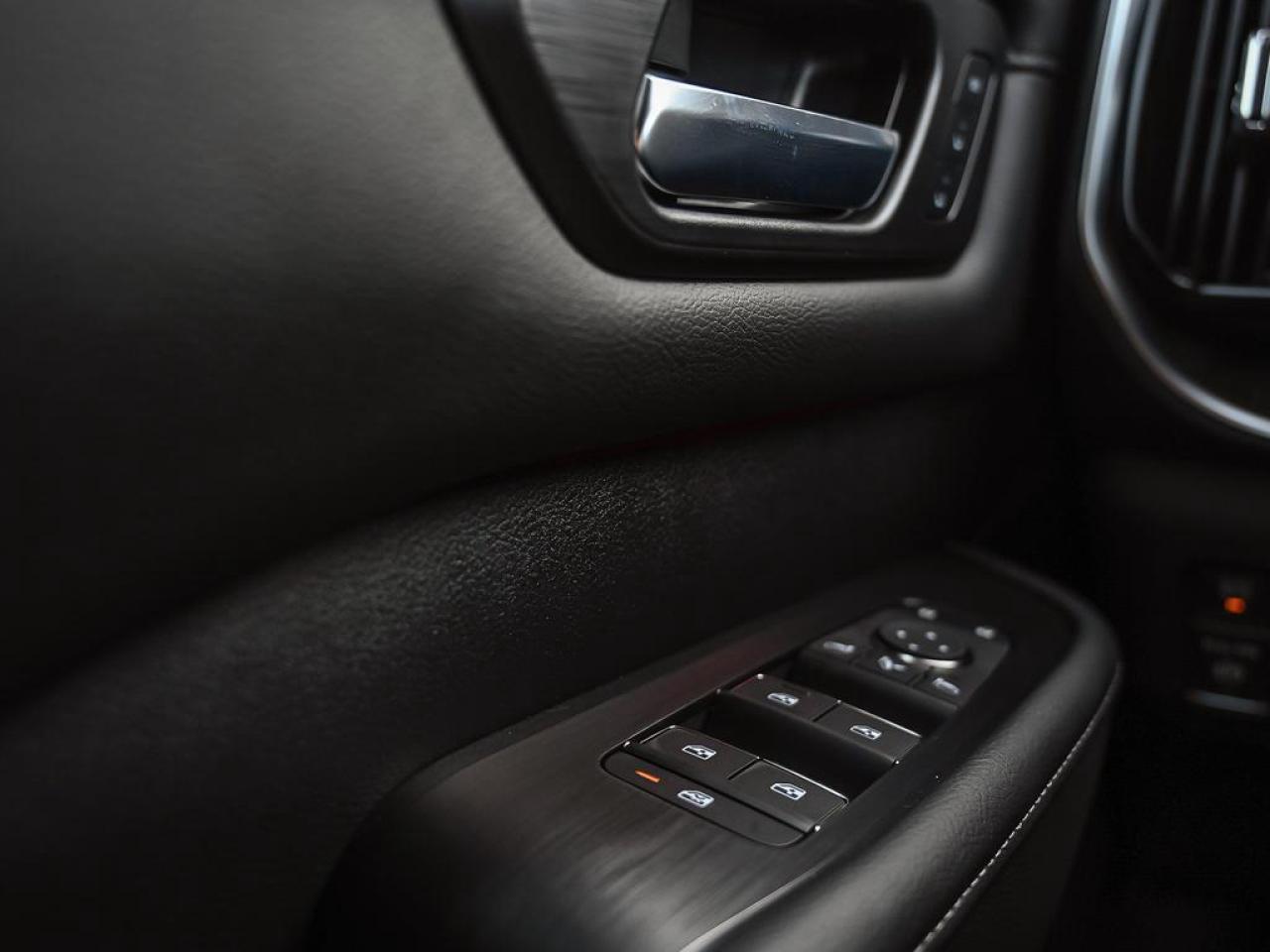 2025 Nissan Armada PLATINUM MANAGER DEMO ALMOND INTERIOR LOW KMS Photo