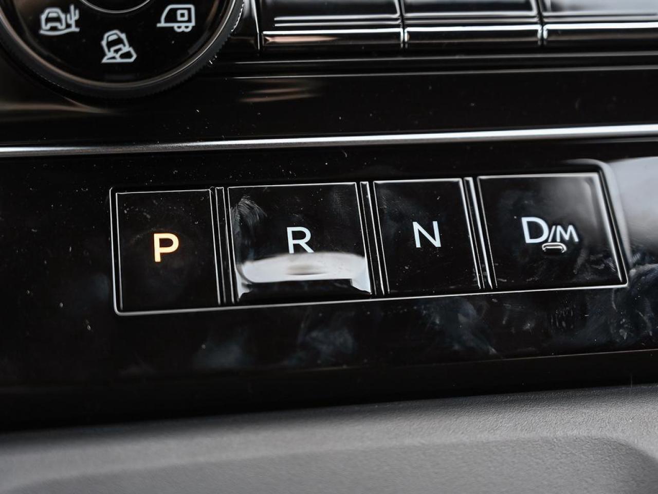 2025 Nissan Armada PLATINUM MANAGER DEMO ALMOND INTERIOR LOW KMS Photo