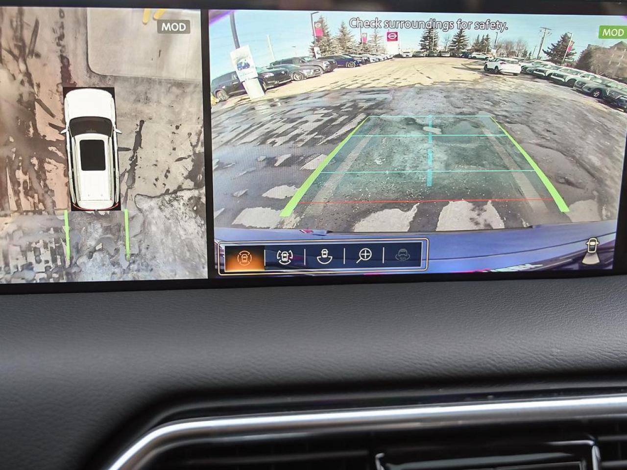 2025 Nissan Armada PLATINUM MANAGER DEMO ALMOND INTERIOR LOW KMS Photo