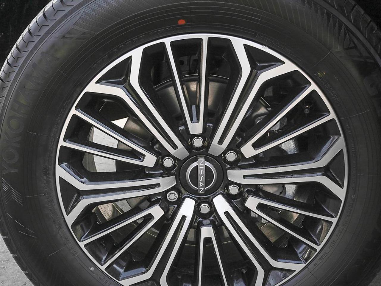 2025 Nissan Armada PLATINUM MANAGER DEMO ALMOND INTERIOR LOW KMS Photo