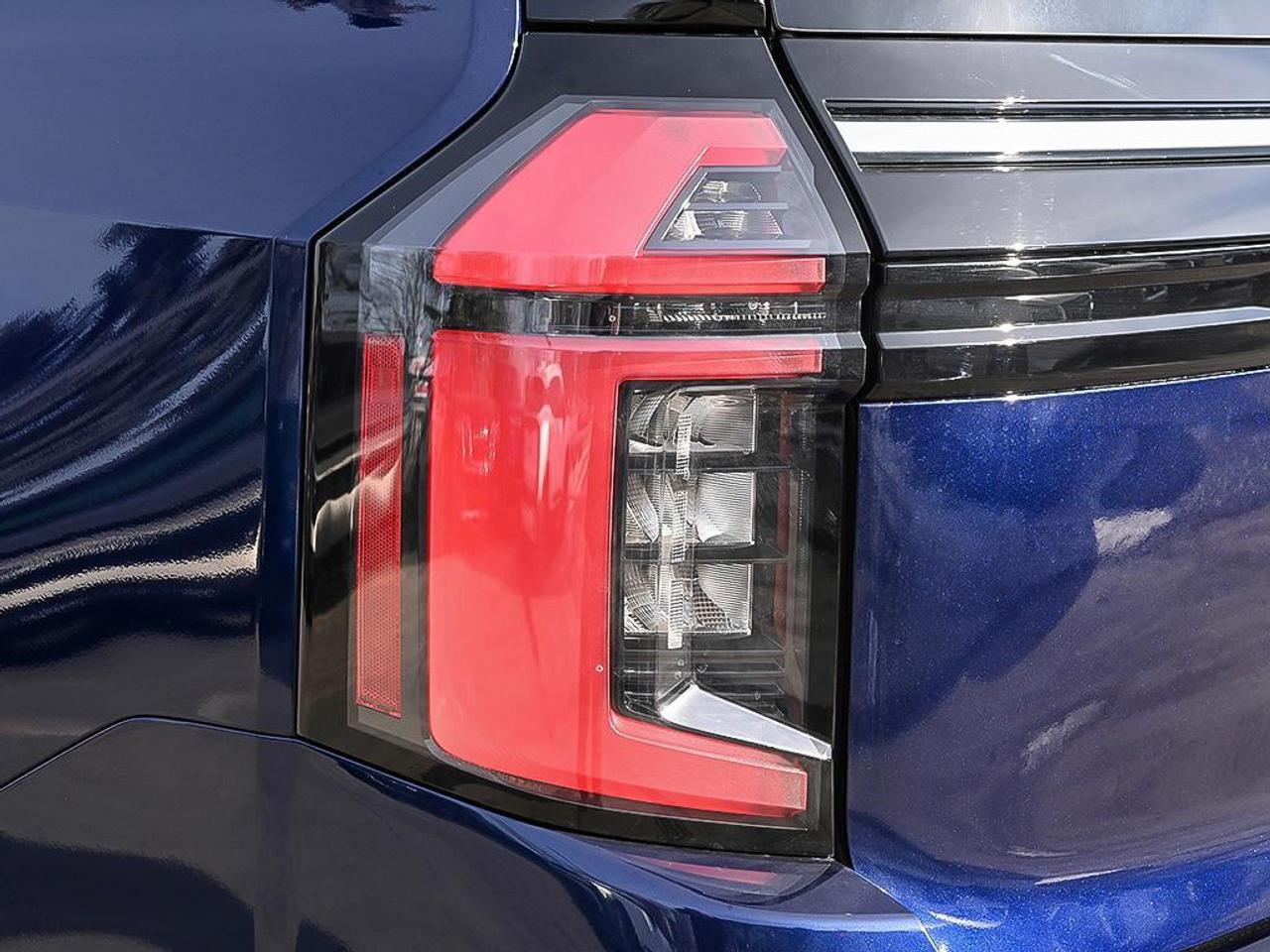 2025 Nissan Armada PLATINUM MANAGER DEMO ALMOND INTERIOR LOW KMS Photo