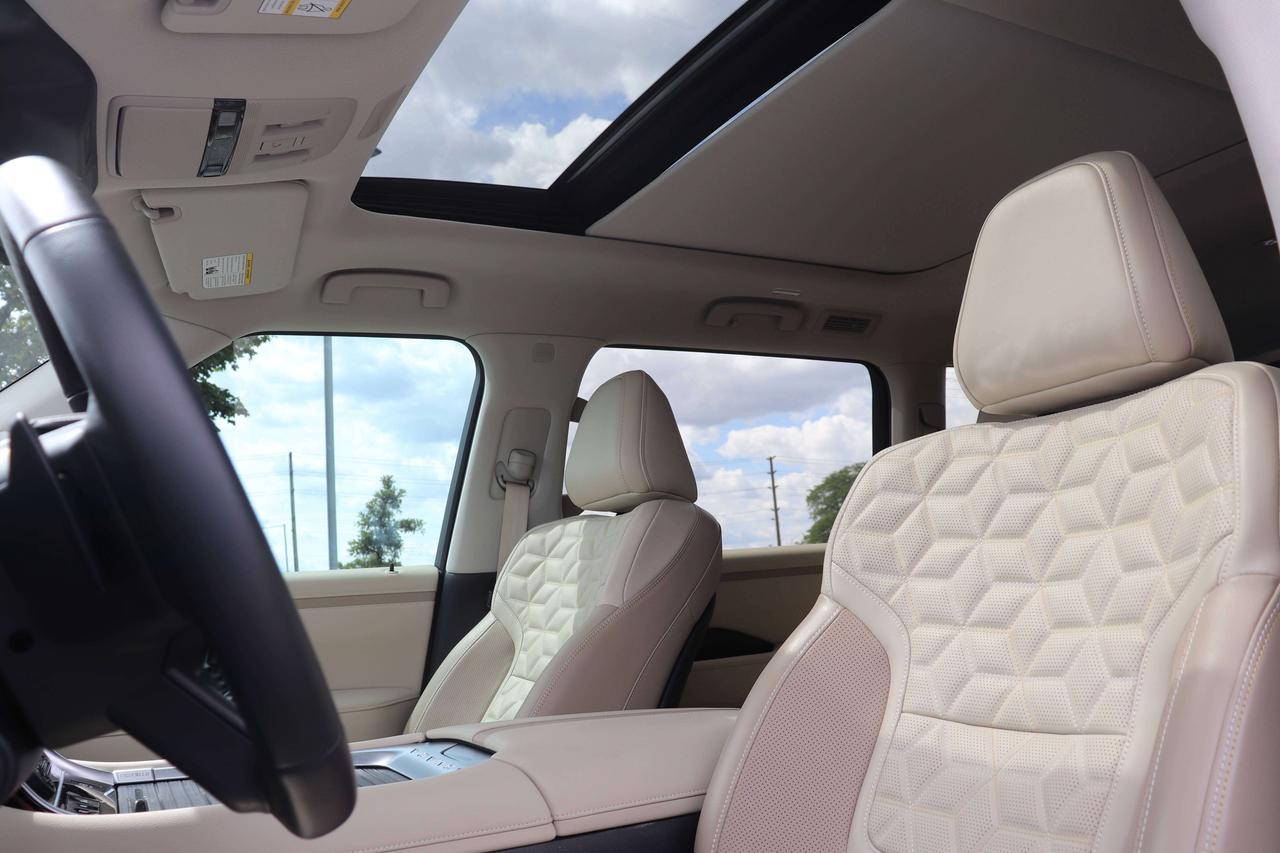 2025 Nissan Armada PLATINUM ALMOND INTERIOR MANAGER SPECIAL SAVE OVER Photo