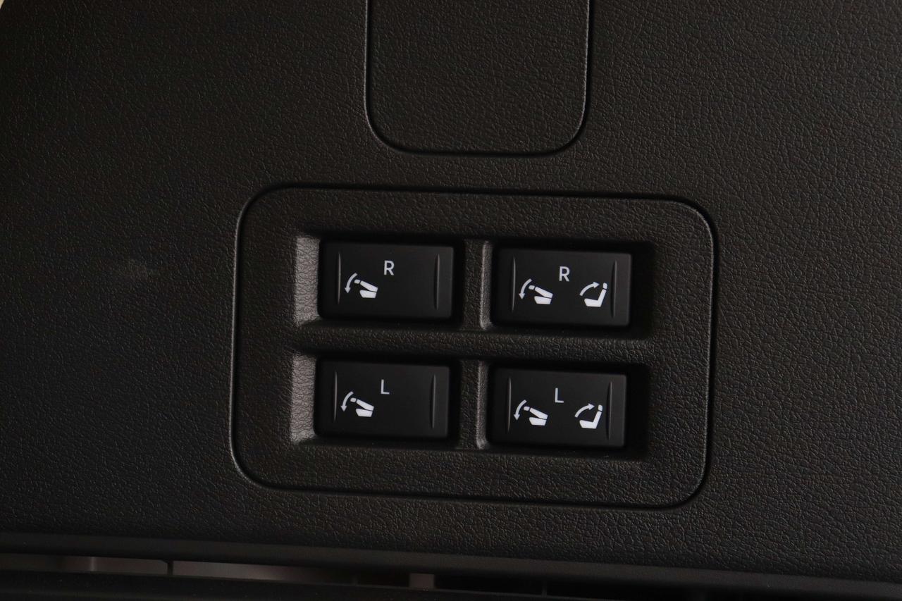 2025 Nissan Armada PLATINUM ALMOND INTERIOR MANAGER SPECIAL SAVE OVER Photo