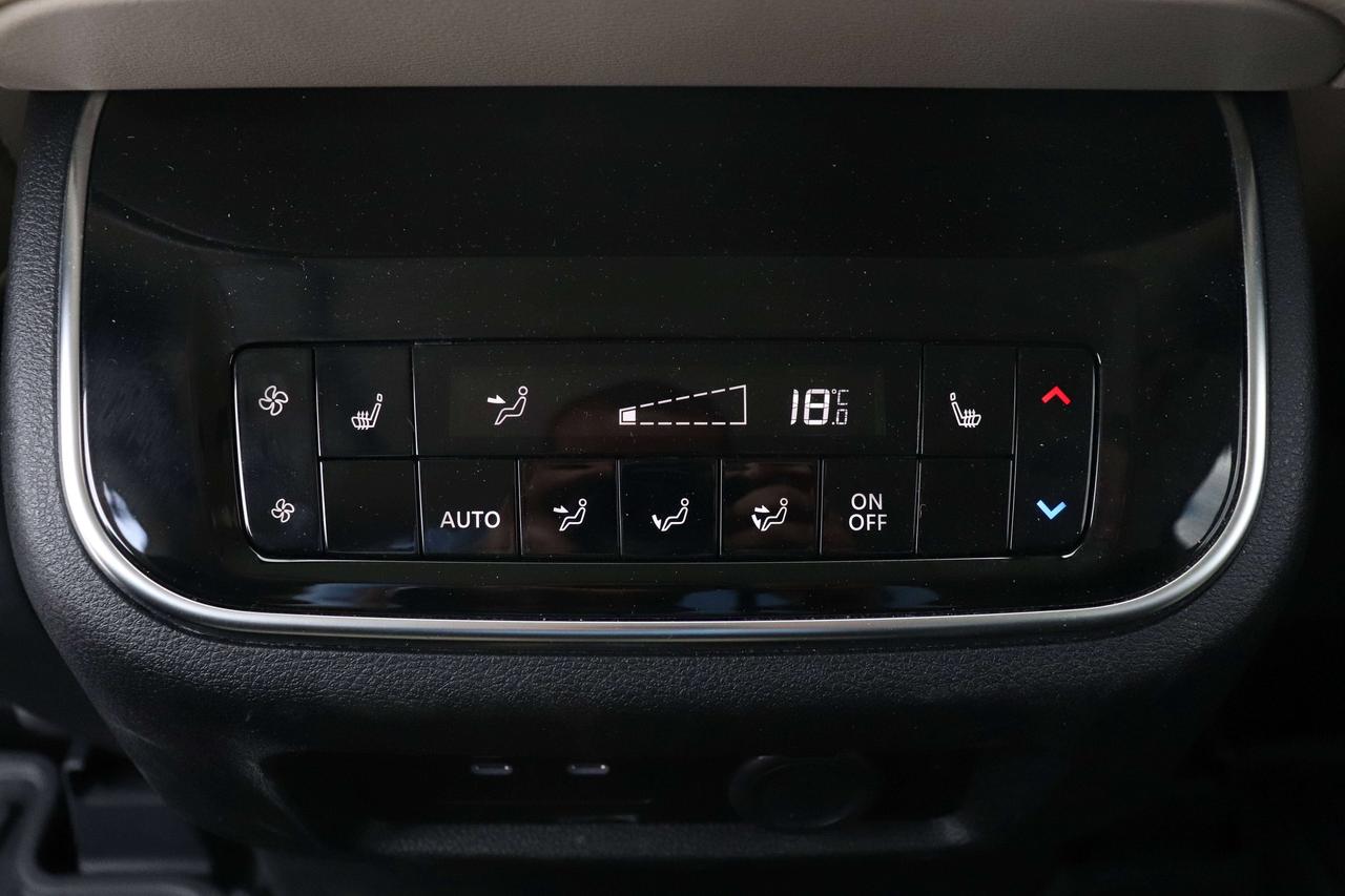2025 Nissan Armada PLATINUM ALMOND INTERIOR MANAGER SPECIAL SAVE OVER Photo