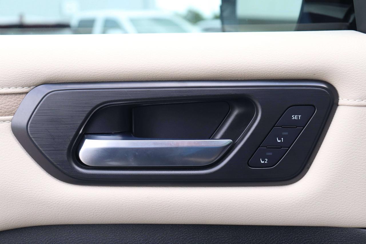 2025 Nissan Armada PLATINUM ALMOND INTERIOR MANAGER SPECIAL SAVE OVER Photo