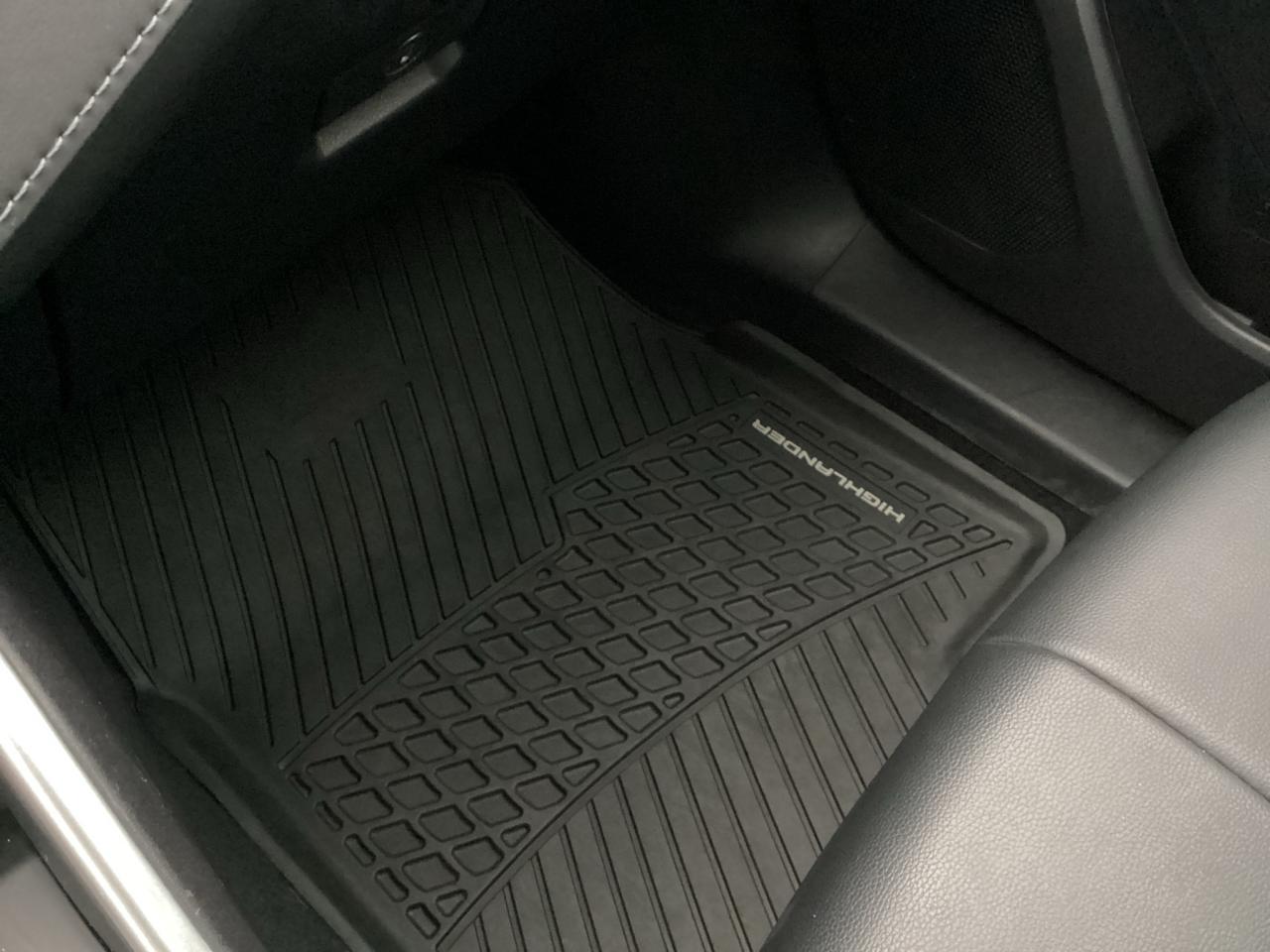 2021 Toyota Highlander XLE AWD Photo