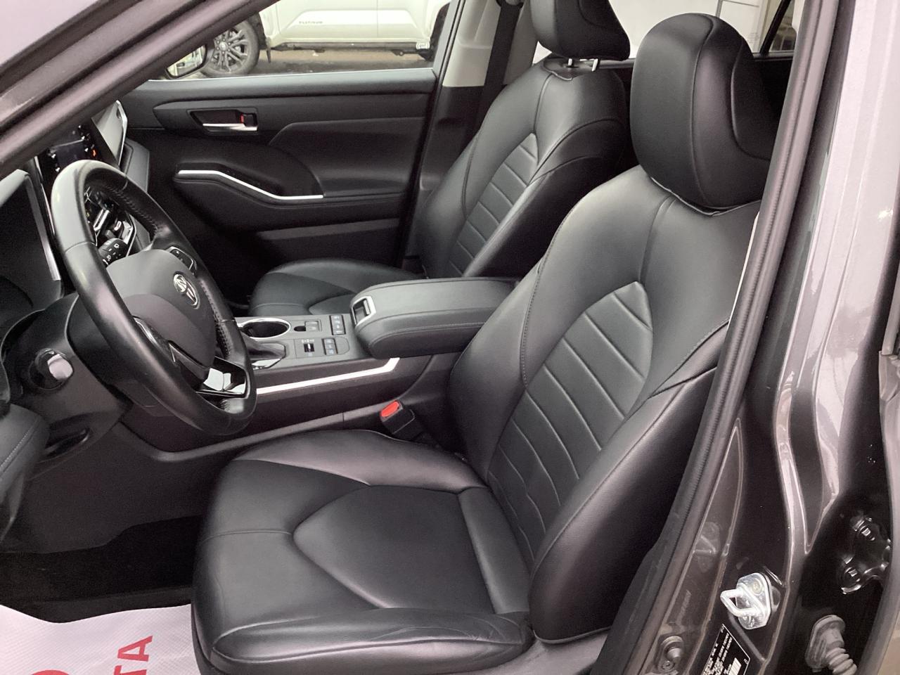 2021 Toyota Highlander XLE AWD Photo