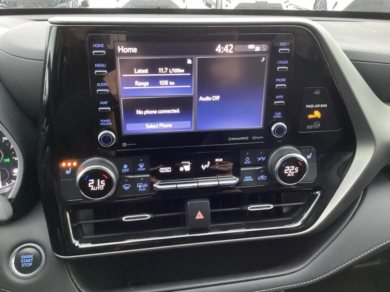 2021 Toyota Highlander XLE AWD Photo