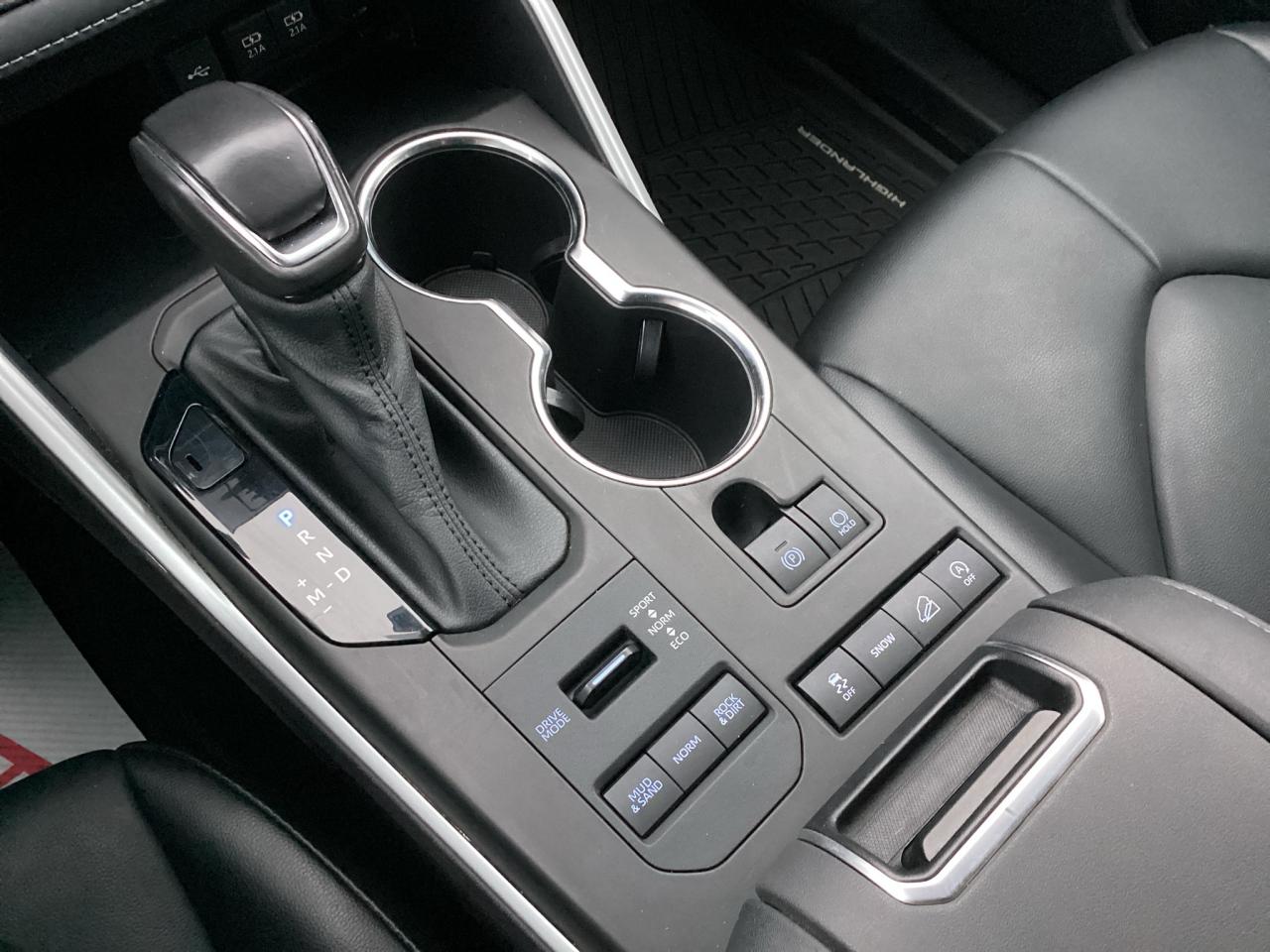 2021 Toyota Highlander XLE AWD Photo