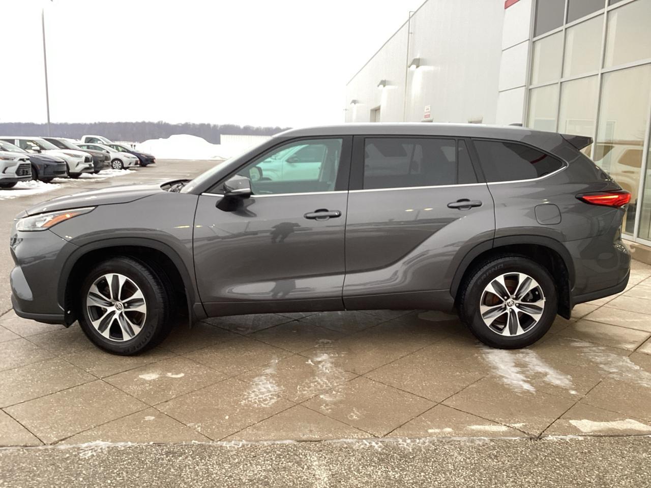 2021 Toyota Highlander XLE AWD Photo