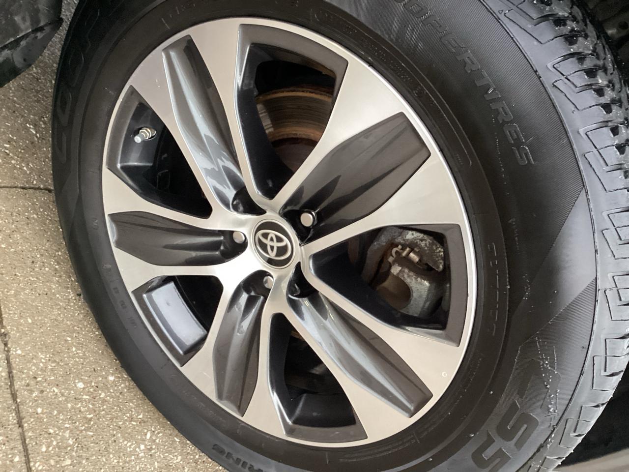 2021 Toyota Highlander XLE AWD Photo