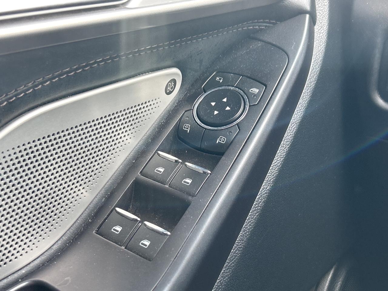 2020 Ford Explorer Platinum AWD   Nav  Pano Roof  Heated/Cooled Seats Photo