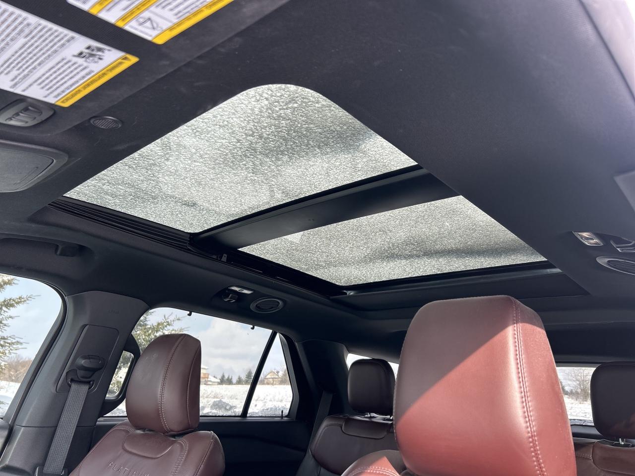 2020 Ford Explorer Platinum AWD   Nav  Pano Roof  Heated/Cooled Seats Photo