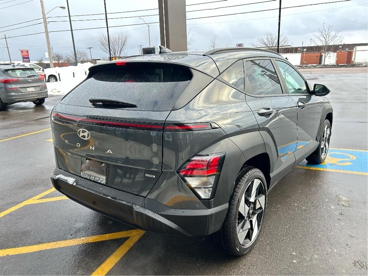 2025 Hyundai KONA 1.6T Preferred Sport AWD   Starting from 4.69% OAC Photo4