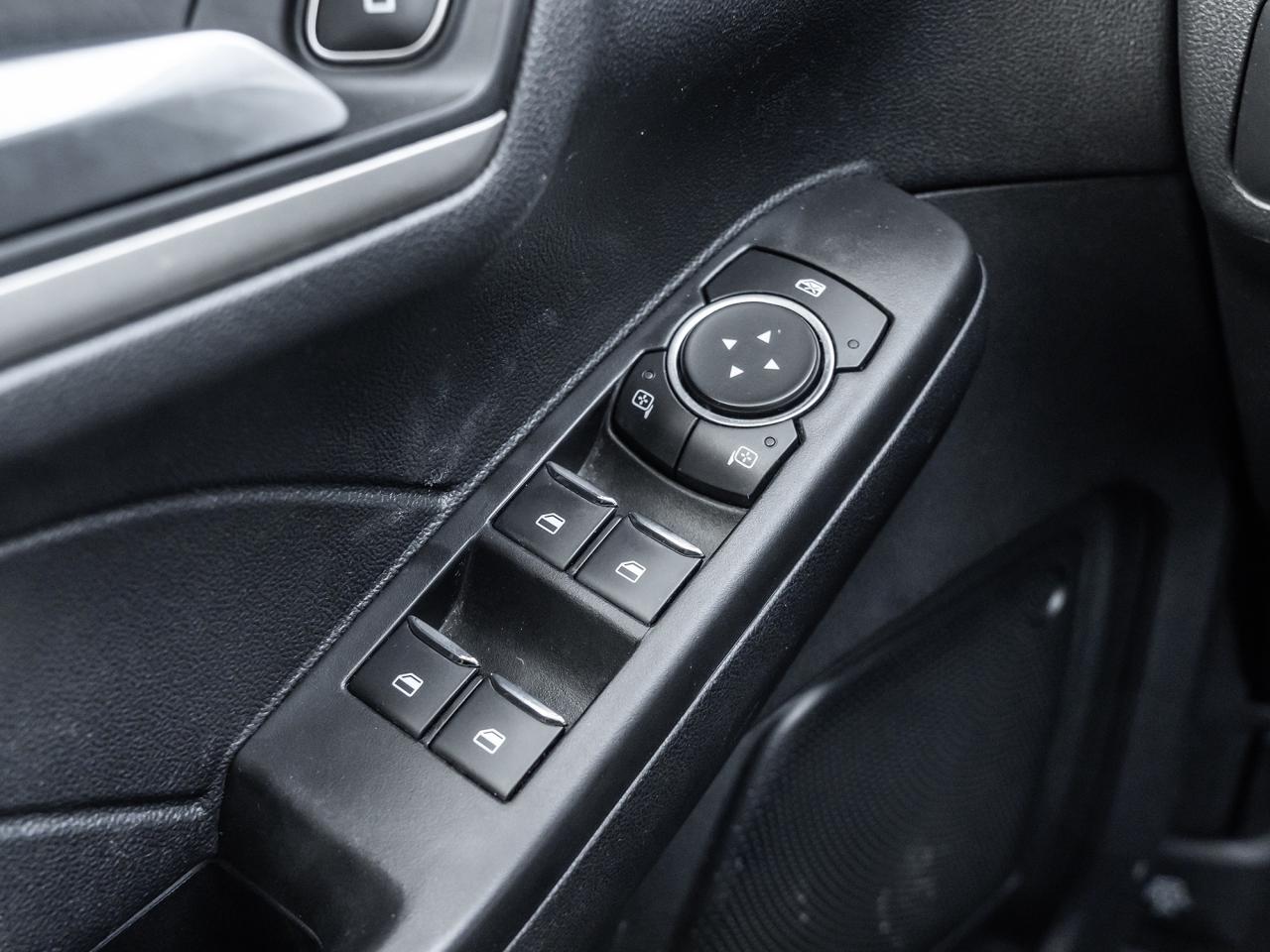 2021 Ford Escape SE AWD Photo