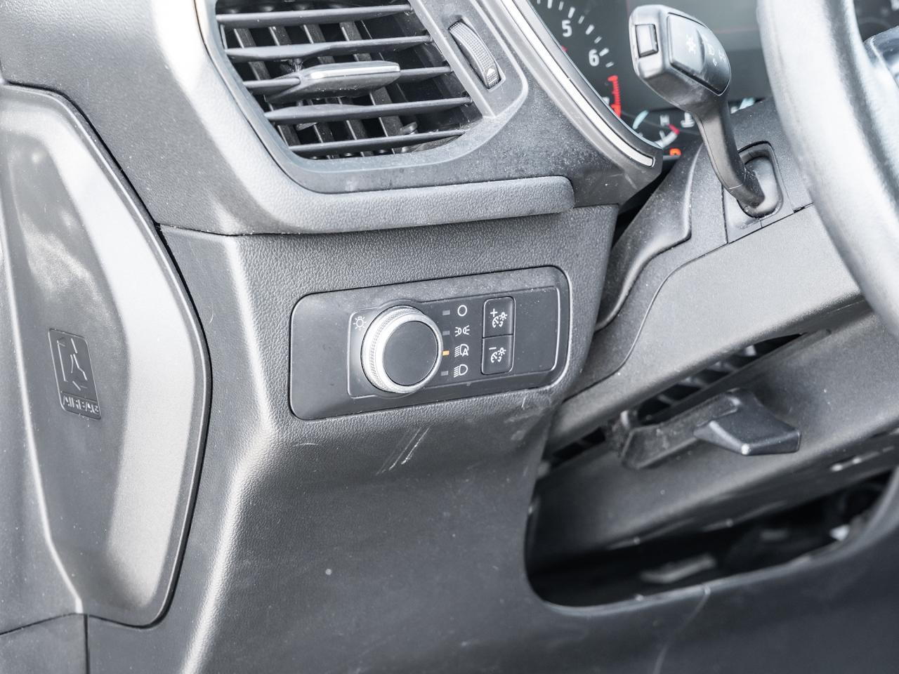 2021 Ford Escape SE AWD Photo