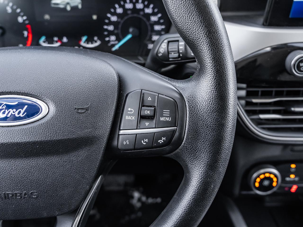 2021 Ford Escape SE AWD Photo