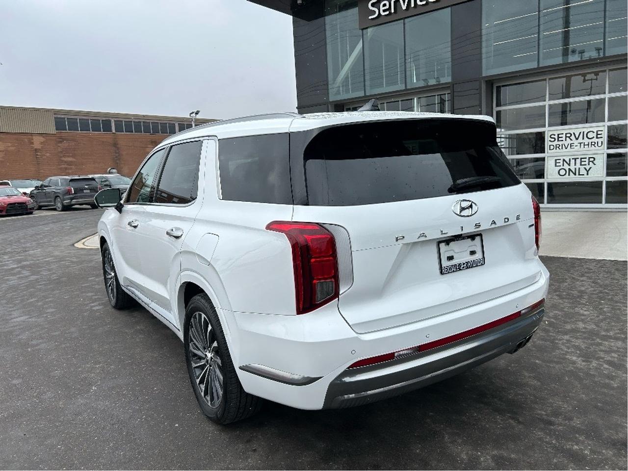 2025 Hyundai PALISADE Ultimate 7-Pass AWD   Starting from 5.29% OAC Photo2