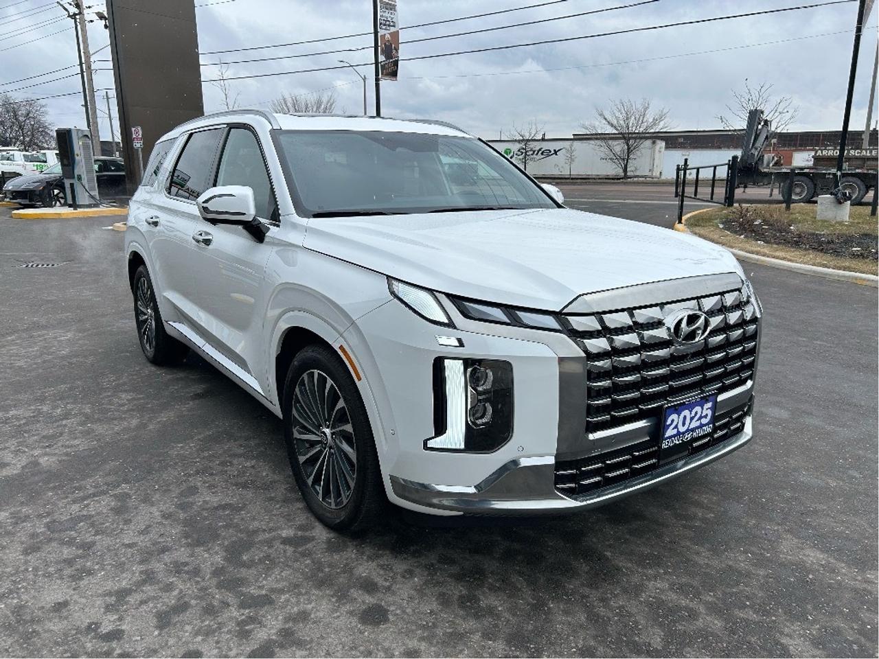 2025 Hyundai PALISADE Ultimate 7-Pass AWD   Starting from 5.29% OAC Photo
