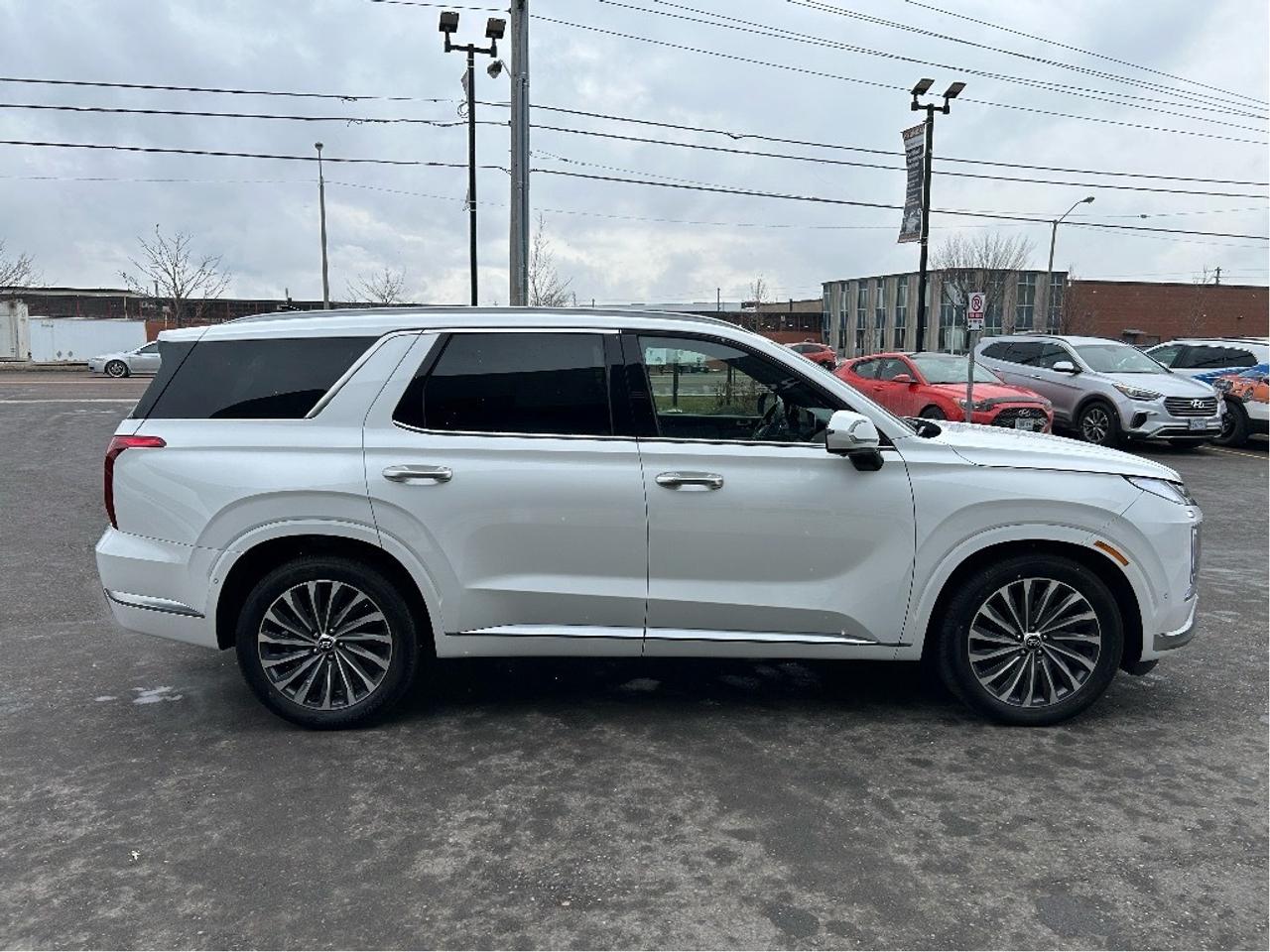 2025 Hyundai PALISADE Ultimate 7-Pass AWD   Starting from 5.29% OAC Photo