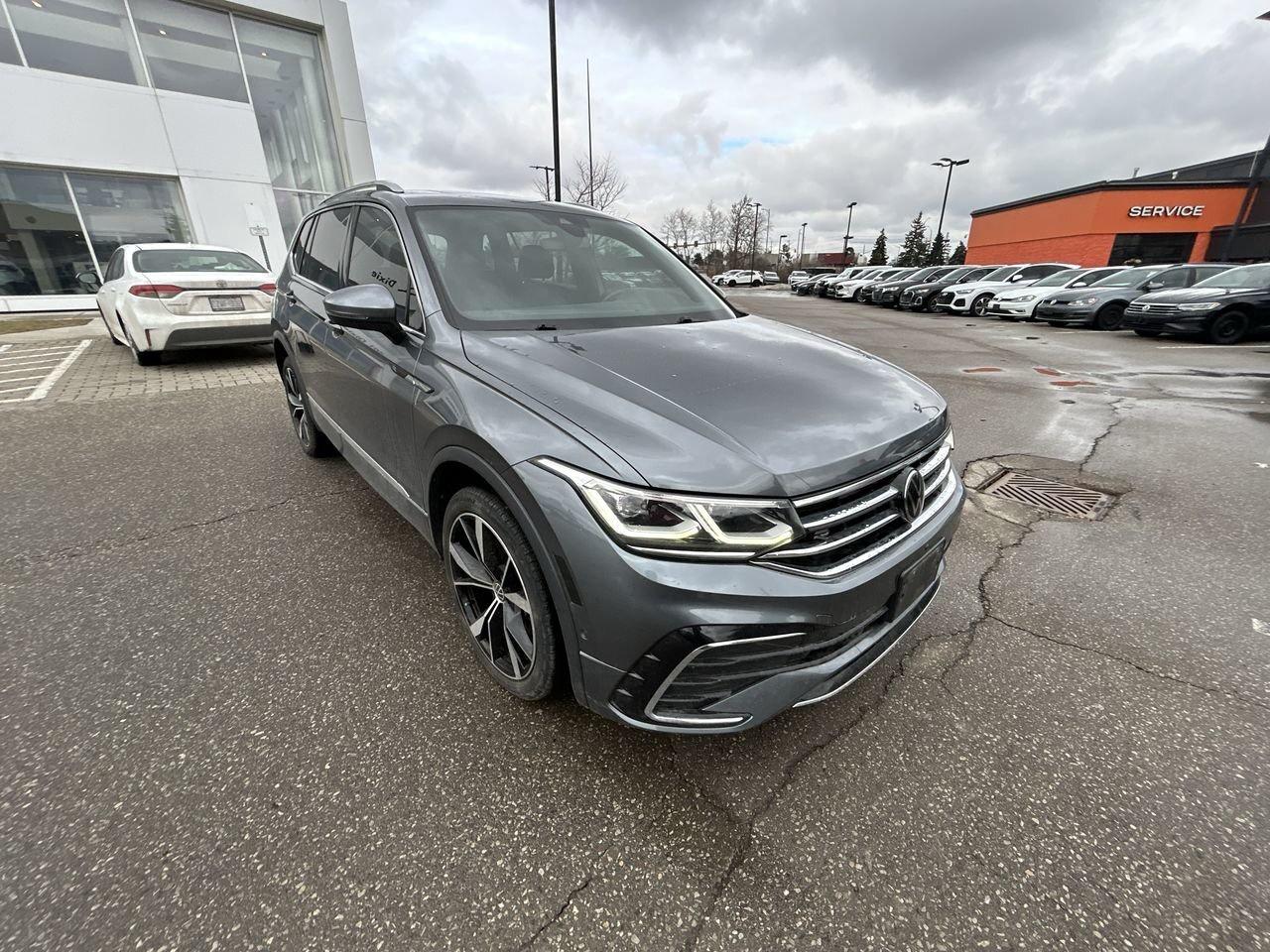 2022 Volkswagen Tiguan Highline 2.0T 8sp at w/Tip 4M NEW BRAKES  Alloy Wh Photo2