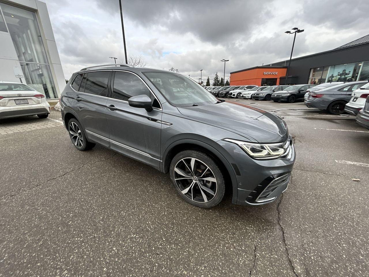 2022 Volkswagen Tiguan Highline 2.0T 8sp at w/Tip 4M NEW BRAKES  Alloy Wh Photo