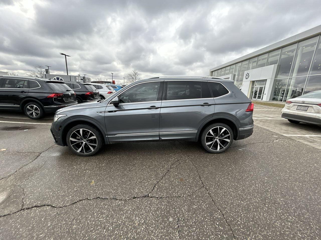 2022 Volkswagen Tiguan Highline 2.0T 8sp at w/Tip 4M NEW BRAKES  Alloy Wh Photo