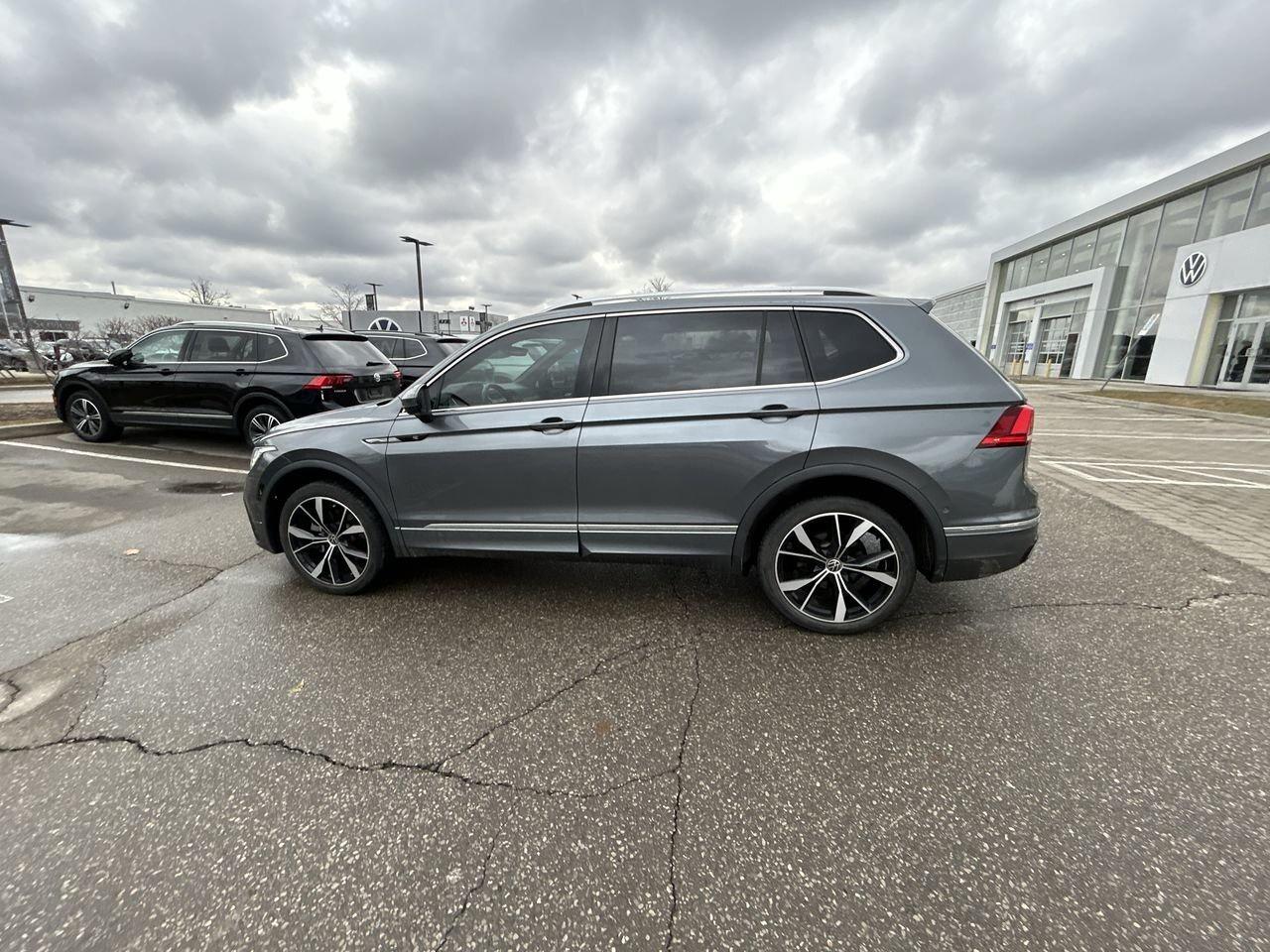 2022 Volkswagen Tiguan Highline 2.0T 8sp at w/Tip 4M NEW BRAKES  Alloy Wh Photo