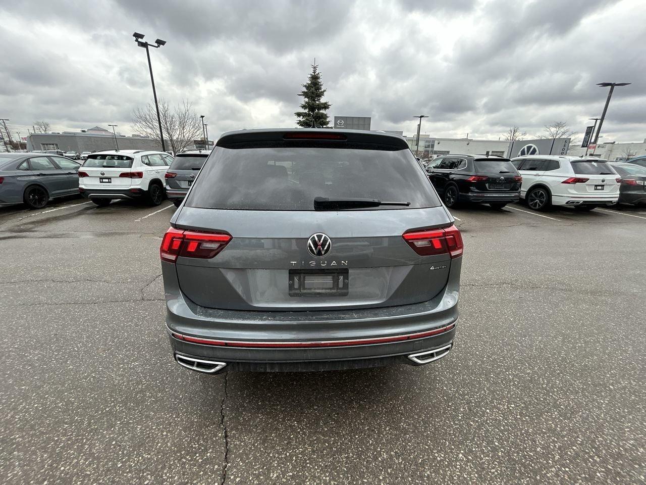 2022 Volkswagen Tiguan Highline 2.0T 8sp at w/Tip 4M NEW BRAKES  Alloy Wh Photo