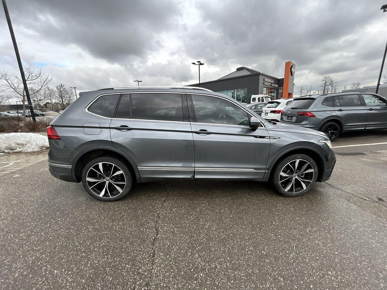 2022 Volkswagen Tiguan Highline 2.0T 8sp at w/Tip 4M NEW BRAKES  Alloy Wh Photo