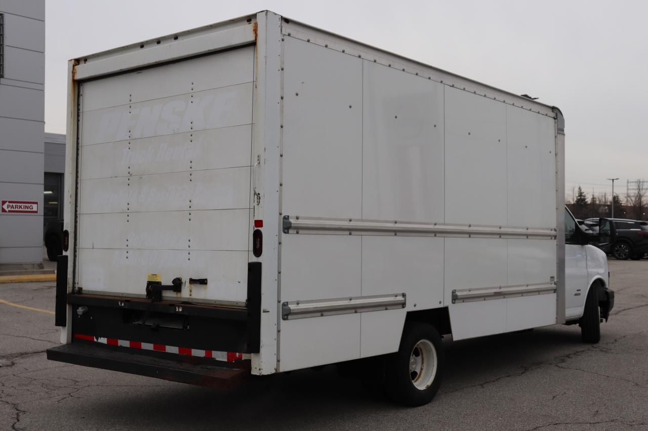 2019 Chevrolet Express Commercial Cutaway 4500 Van 177 Photo