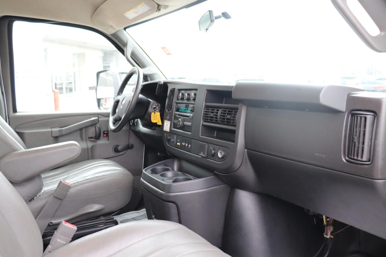 2019 Chevrolet Express Commercial Cutaway 4500 Van 177 Photo