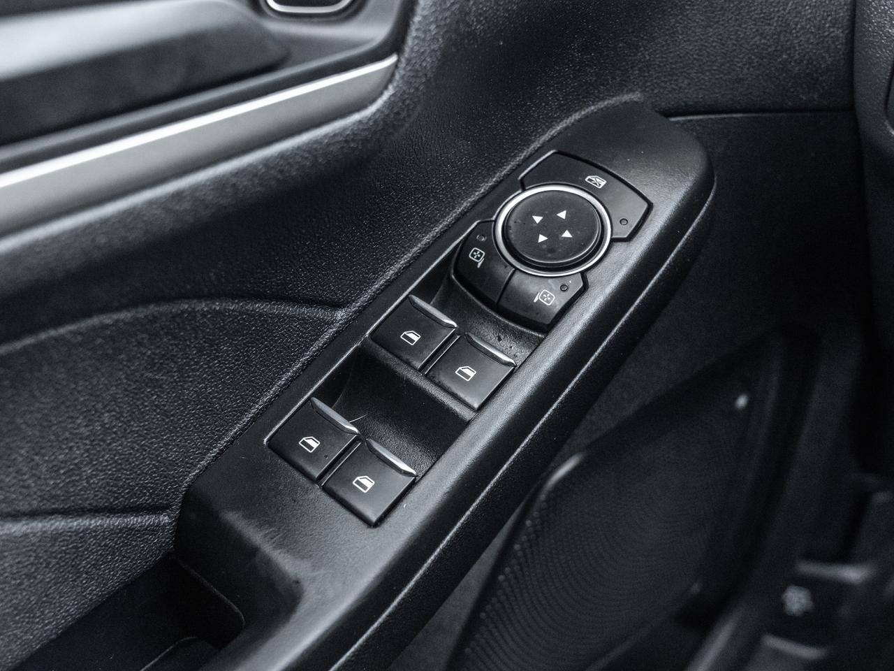 2022 Ford Escape SE AWD Photo