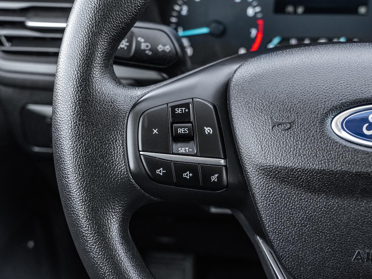 2022 Ford Escape SE AWD Photo