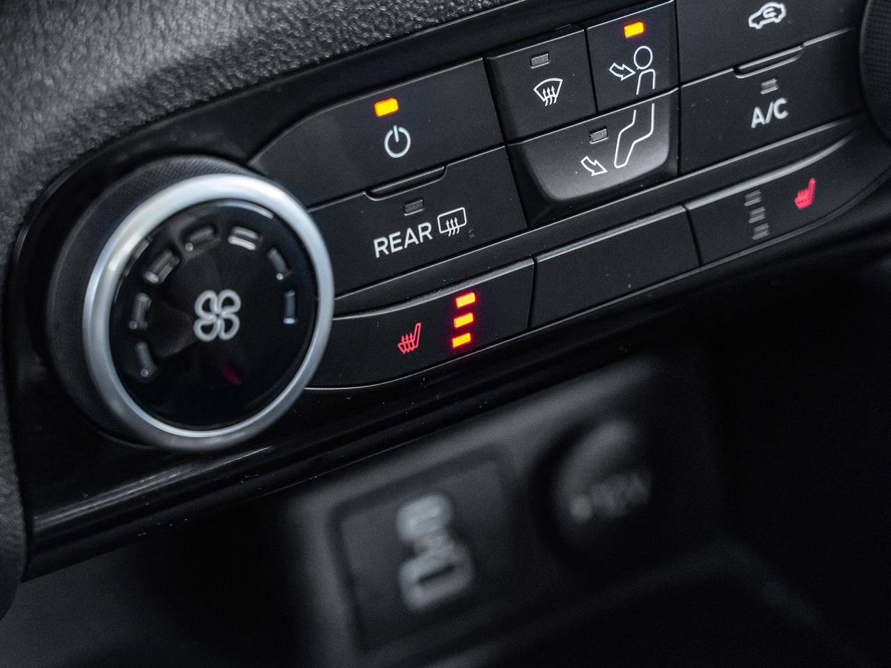 2022 Ford Escape SE AWD Photo