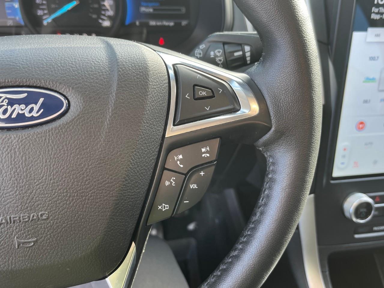 2022 Ford Edge SEL LOCAL TRADE AWD Photo