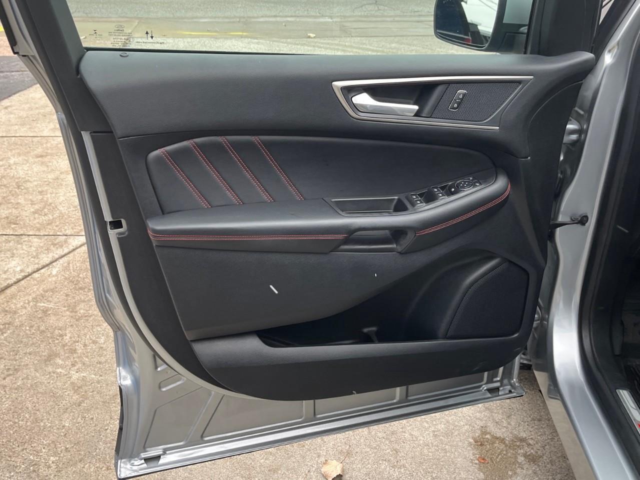 2022 Ford Edge ST Line Head Turner! Photo