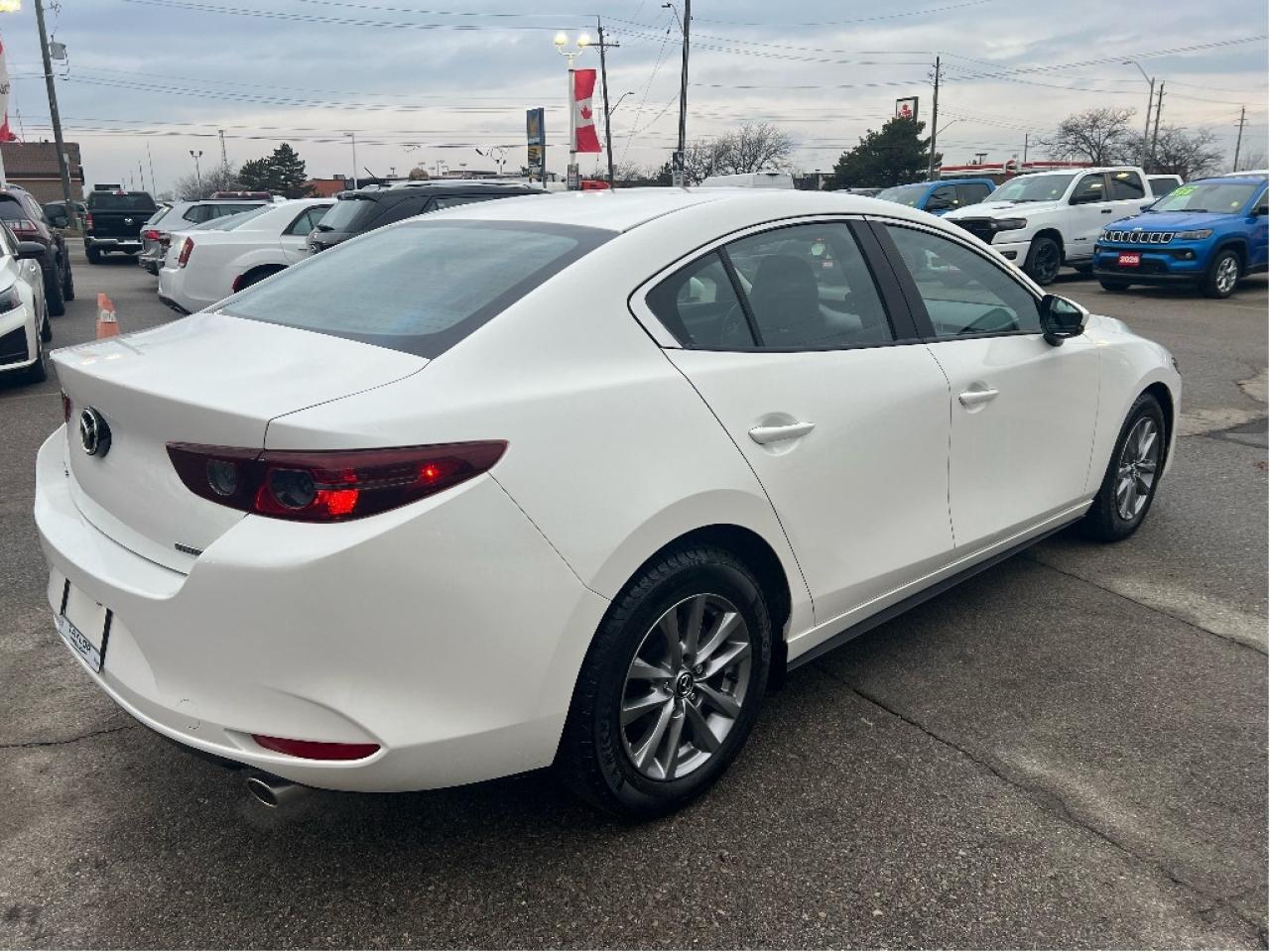 2021 Mazda MAZDA3 GS Auto *SUNROOF *LEATHER *LOW KMS *CLEAN CARFAX Photo