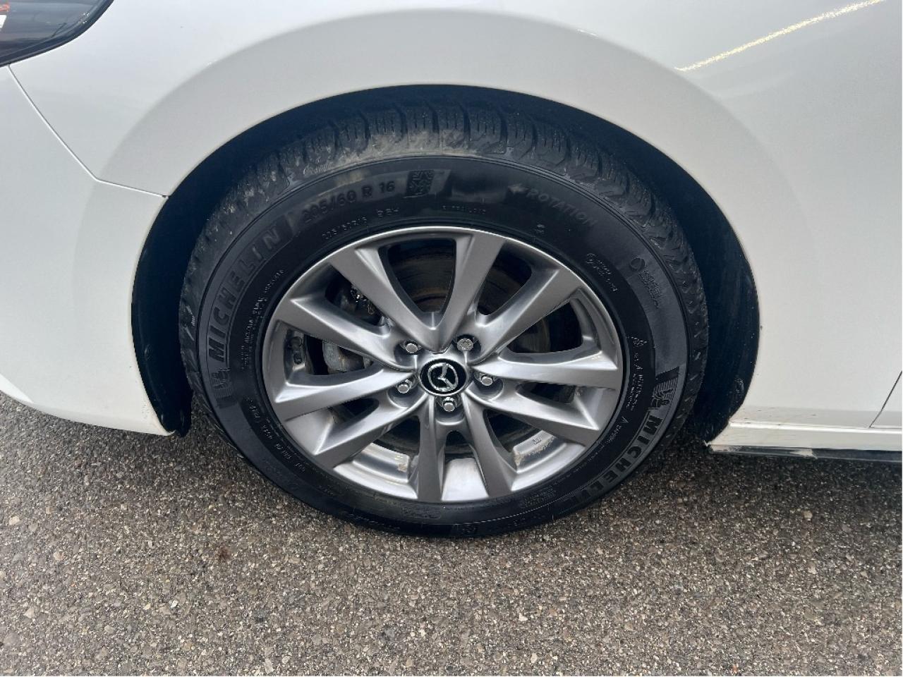 2021 Mazda MAZDA3 GS Auto *SUNROOF *LEATHER *LOW KMS *CLEAN CARFAX Photo