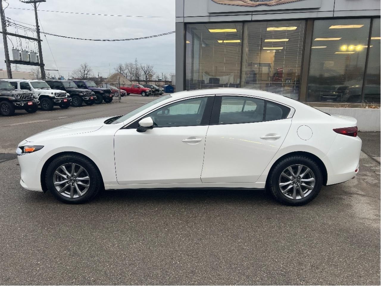 2021 Mazda MAZDA3 GS Auto *SUNROOF *LEATHER *LOW KMS *CLEAN CARFAX Photo