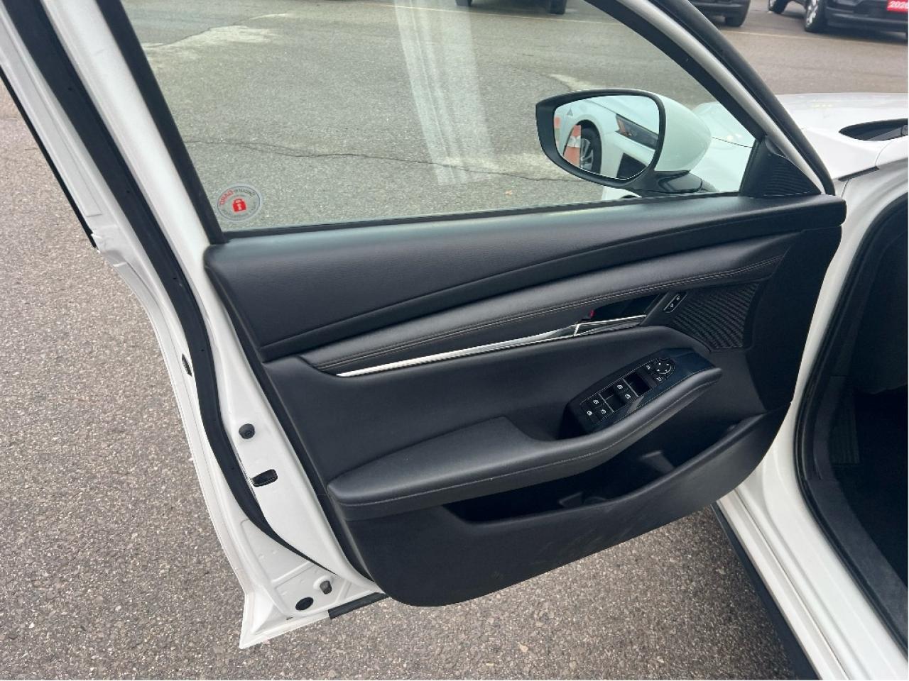 2021 Mazda MAZDA3 GS Auto *SUNROOF *LEATHER *LOW KMS *CLEAN CARFAX Photo