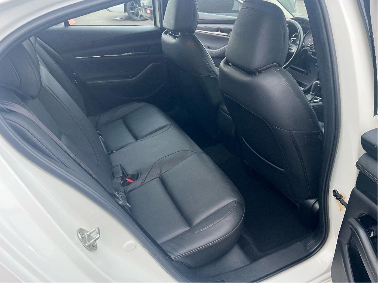 2021 Mazda MAZDA3 GS Auto *SUNROOF *LEATHER *LOW KMS *CLEAN CARFAX Photo