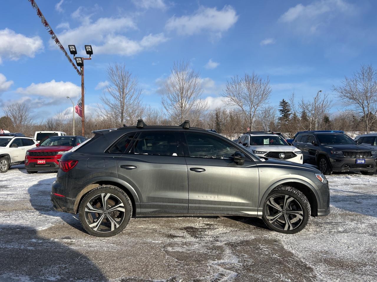 2021 Audi Q3 Technik 45 TFSI quattro Photo